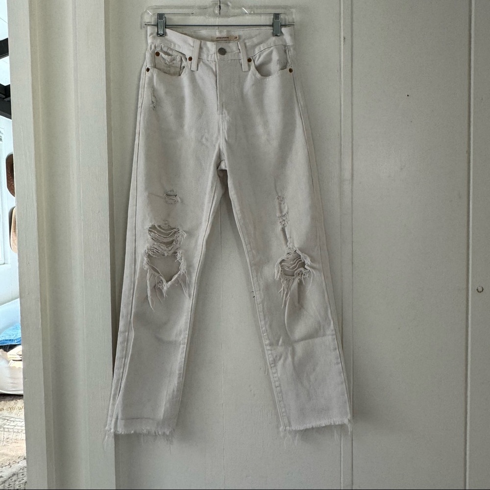 levi’s white wedgie straight distressed jeans